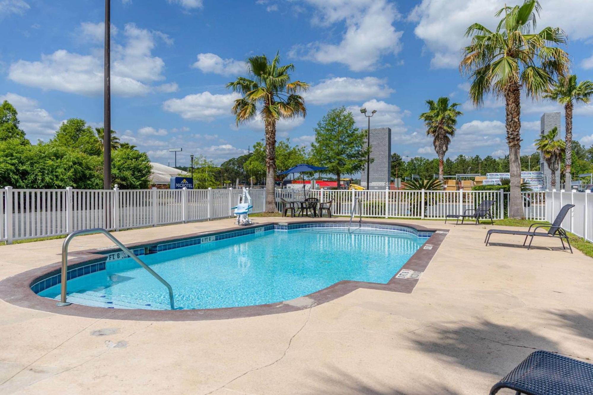 Microtel Inn & Suites By Wyndham Kingsland Naval Base I-95 Exterior photo